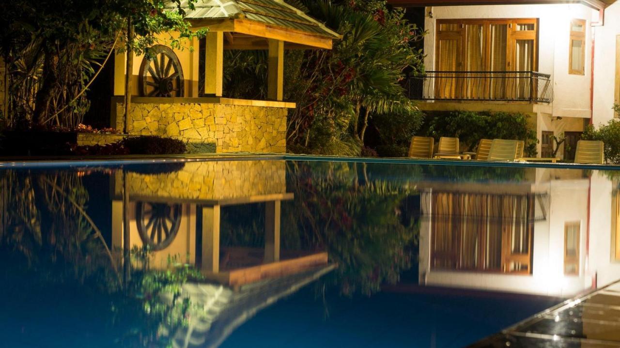 Elegant Hotel Kandy Exterior foto